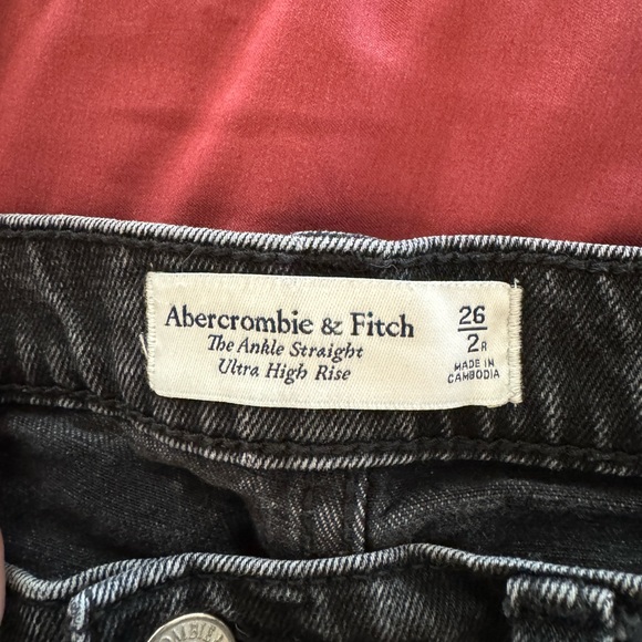 Abercrombie & Fitch "The Ankle Straight" High Rise Jeans - Picture 3 of 3